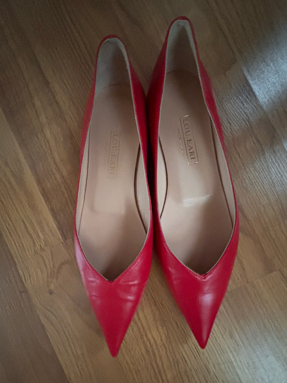 LOU.EARL VIVIENNE POINTED TOE FLATS